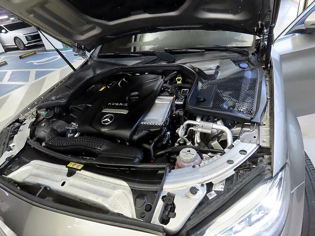 벤츠 C 클래스 C클래스 W205 C300e 4MATIC AMG Line 이미지 19