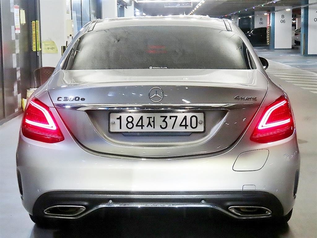 벤츠 C 클래스 C클래스 W205 C300e 4MATIC AMG Line 이미지 5
