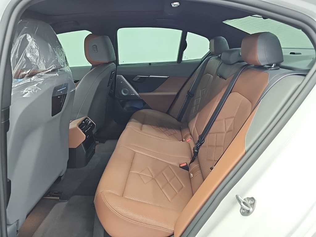 BMW i5 eDrive 40 이미지 12