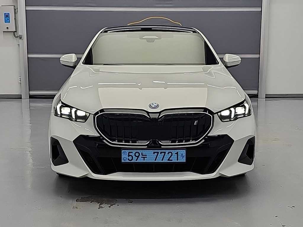 BMW i5 eDrive 40 이미지 2