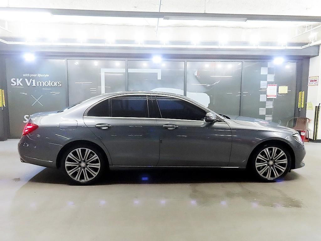 벤츠 E 클래스 E-클래스 W213 E400 4MATIC 익스클루시브 이미지 3