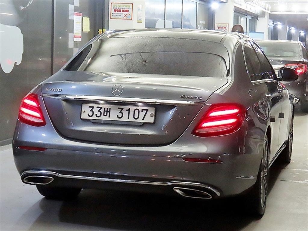 벤츠 E 클래스 E-클래스 W213 E400 4MATIC 익스클루시브 이미지 4