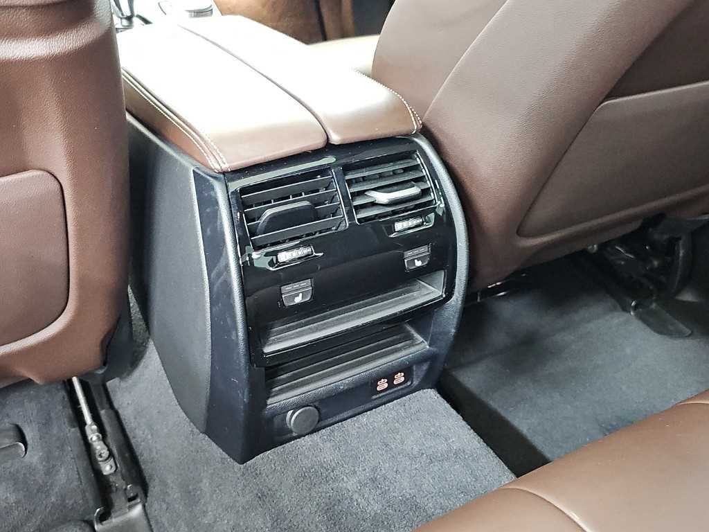 BMW 5시리즈 5시리즈 (G30) 523d M 스포츠 이미지 12