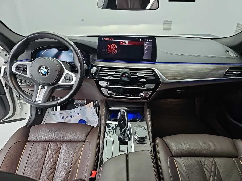 BMW 5시리즈 5시리즈 (G30) 523d M 스포츠 이미지 5