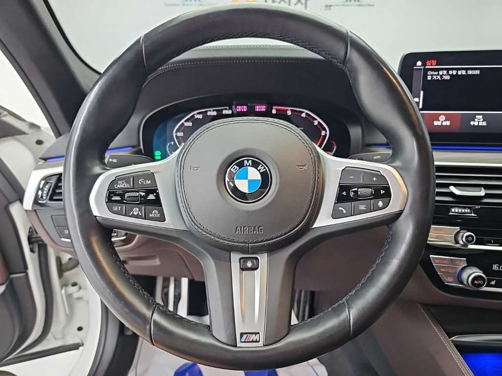 BMW 5시리즈 5시리즈 (G30) 523d M 스포츠 이미지 8