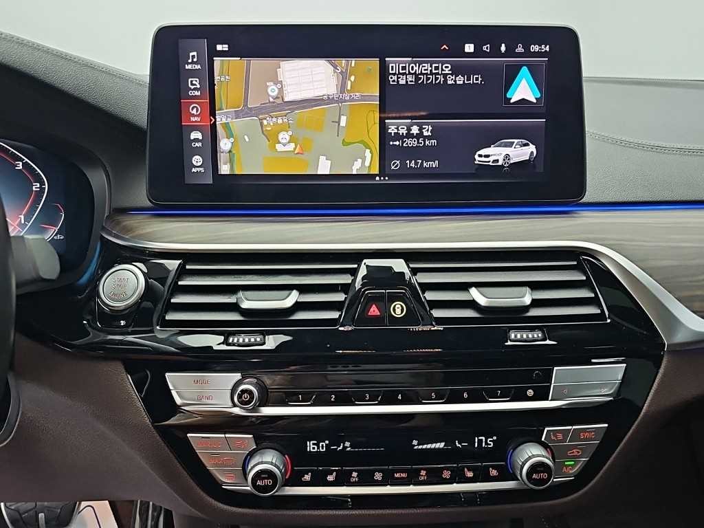 BMW 5시리즈 5시리즈 (G30) 523d M 스포츠 이미지 9