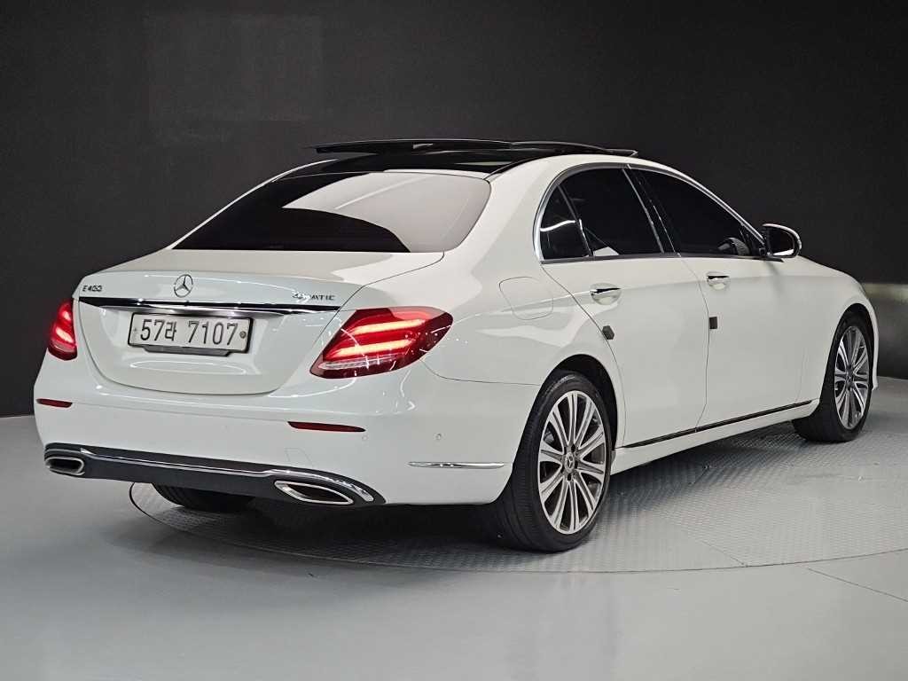 벤츠 E 클래스 E-클래스 W213 E400 4MATIC 익스클루시브 이미지 4