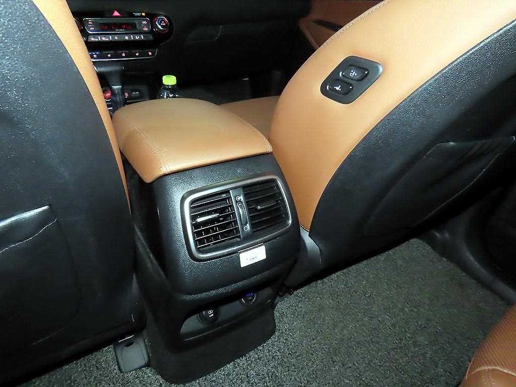 기아 쏘렌토 더 뉴 쏘렌토 디젤 2.0 2WD 노블레스 이미지 15