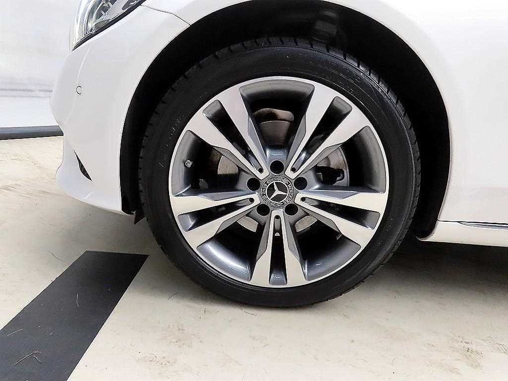 벤츠 C 클래스 C클래스 W205 C220 d 4MATIC 이미지 20