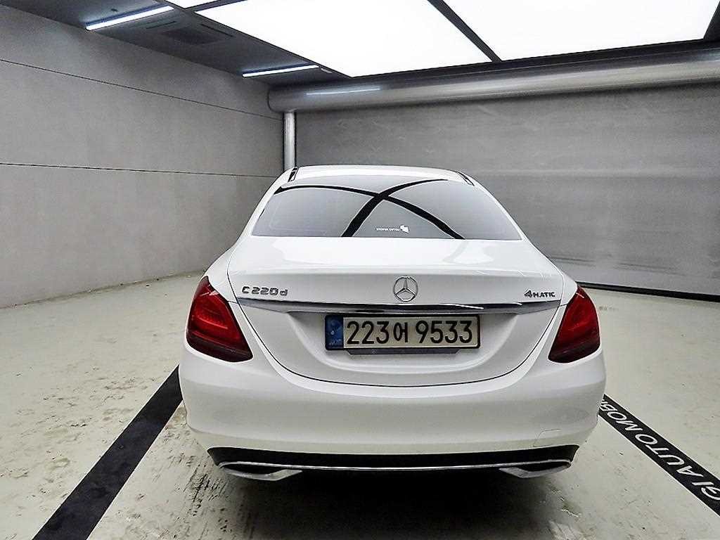 벤츠 C 클래스 C클래스 W205 C220 d 4MATIC 이미지 3