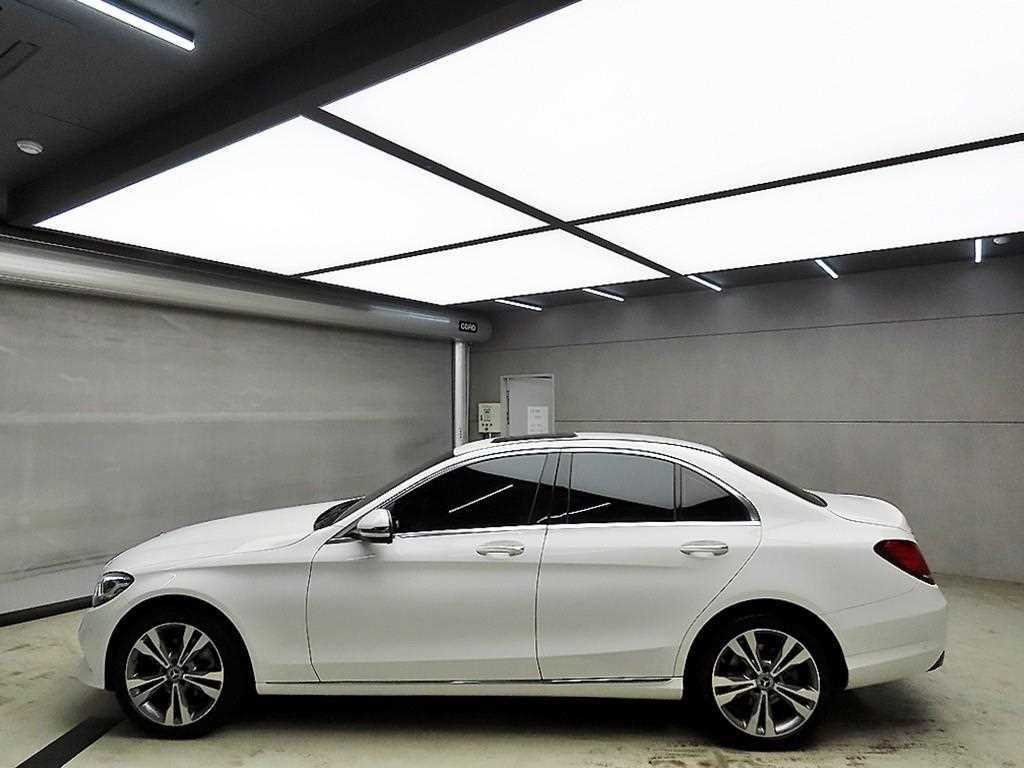 벤츠 C 클래스 C클래스 W205 C220 d 4MATIC 이미지 4