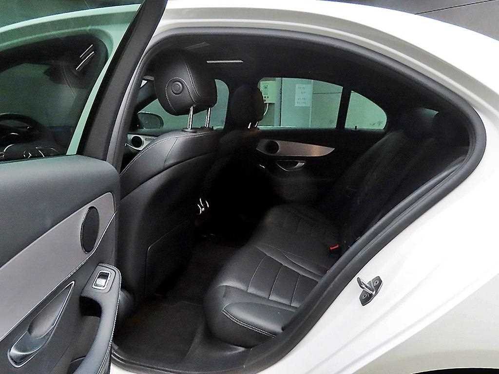 벤츠 C 클래스 C클래스 W205 C220 d 4MATIC 이미지 6