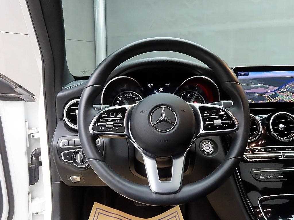 벤츠 C 클래스 C클래스 W205 C220 d 4MATIC 이미지 9