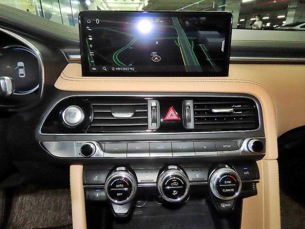 제네시스 G70 더 뉴 G70 가솔린 2.0T 2WD 이미지 11