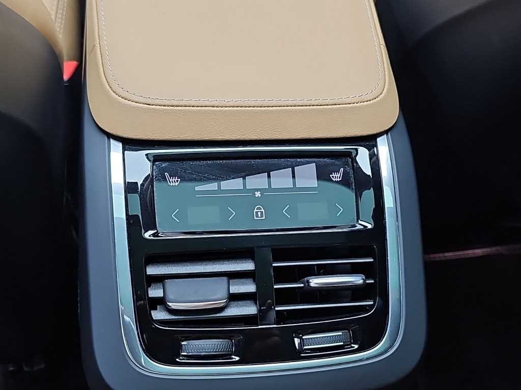 볼보 XC90 XC90 2세대 2.0 B6 AWD 얼티메이트 브라이트 이미지 13
