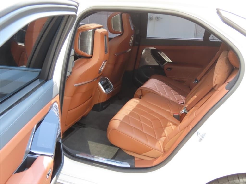 BMW i7 BMW i7 xDrive 60 M 스포츠 이그제큐티브 팩 이미지 13
