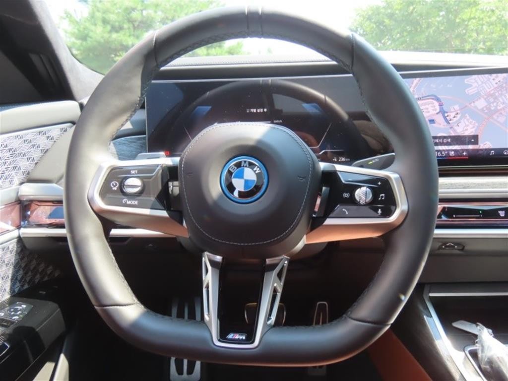 BMW i7 BMW i7 xDrive 60 M 스포츠 이그제큐티브 팩 이미지 15