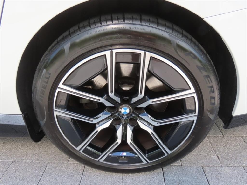 BMW i7 BMW i7 xDrive 60 M 스포츠 이그제큐티브 팩 이미지 16