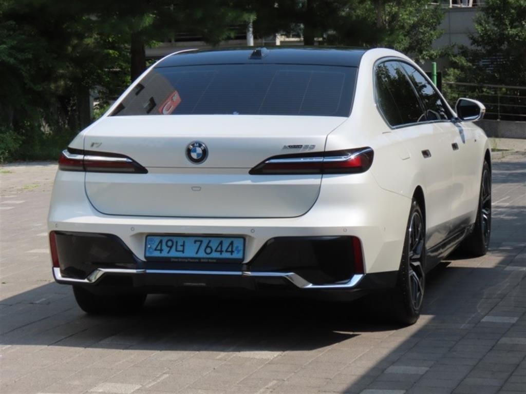 BMW i7 BMW i7 xDrive 60 M 스포츠 이그제큐티브 팩 이미지 3