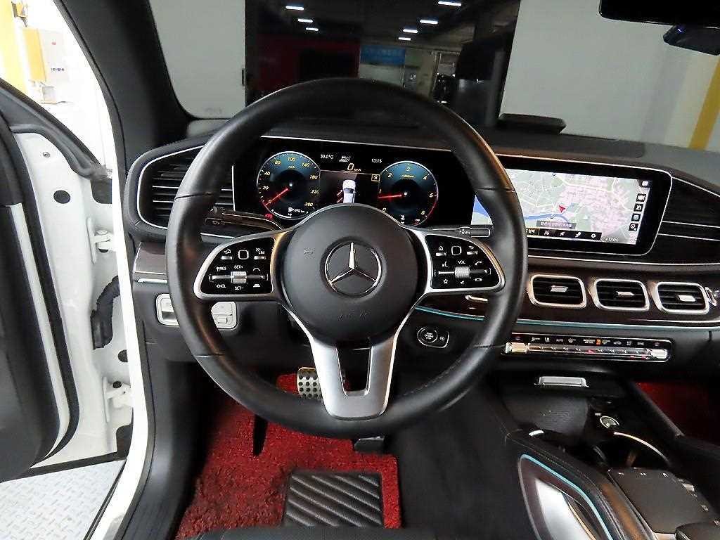 벤츠 GLE 클래스 GLE 클래스 W167 GLE 400d 4MATIC 쿠페 이미지 9
