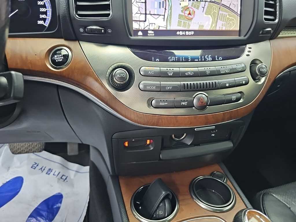 KG모빌리티(쌍용) 체어맨 뉴체어맨W 가솔린 4WD CW600 4TRONIC 럭셔리 이미지 10