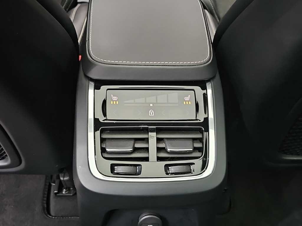 볼보 XC90 XC90 2세대 2.0 T8 AWD R-디자인 이미지 14
