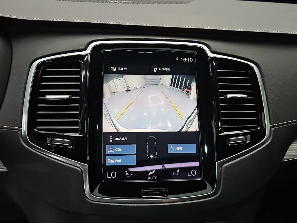 볼보 XC90 XC90 2세대 2.0 T8 AWD R-디자인 이미지 17