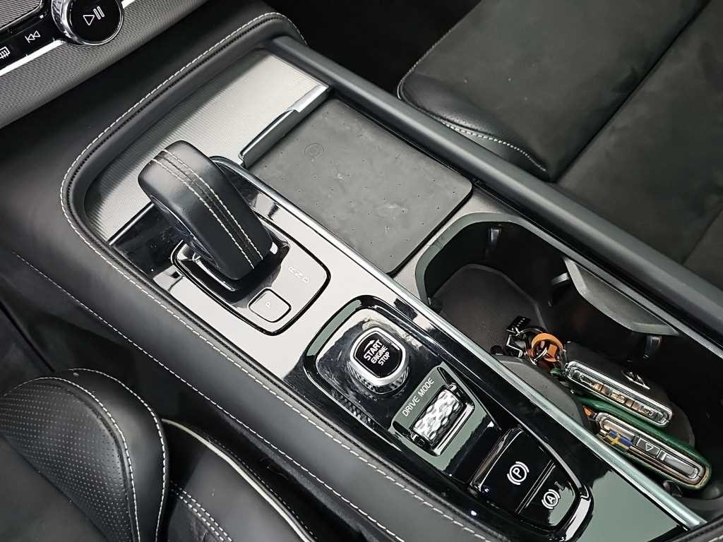 볼보 XC90 XC90 2세대 2.0 T8 AWD R-디자인 이미지 8