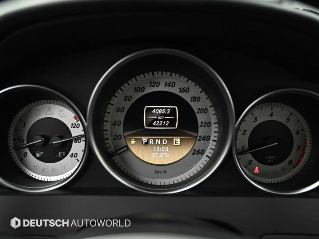 벤츠 C 클래스 C클래스 W204 C200 CGI 아방가르드 이미지 8