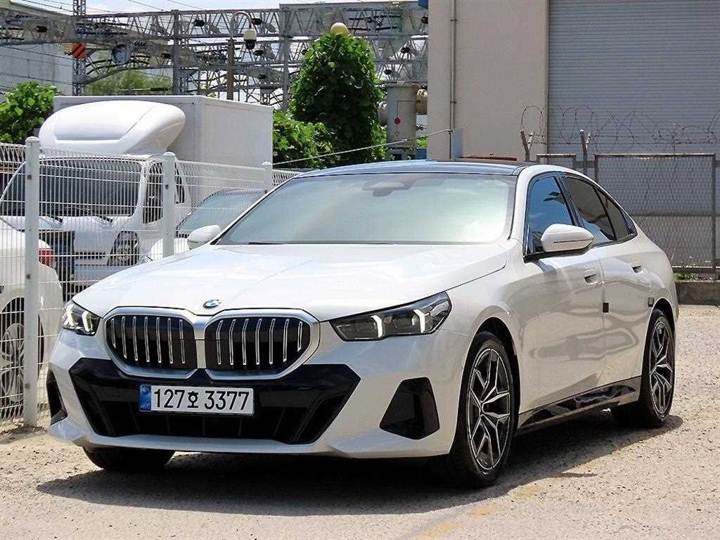 BMW 5시리즈 5시리즈 (G60) 520i M 스포츠 이미지 2