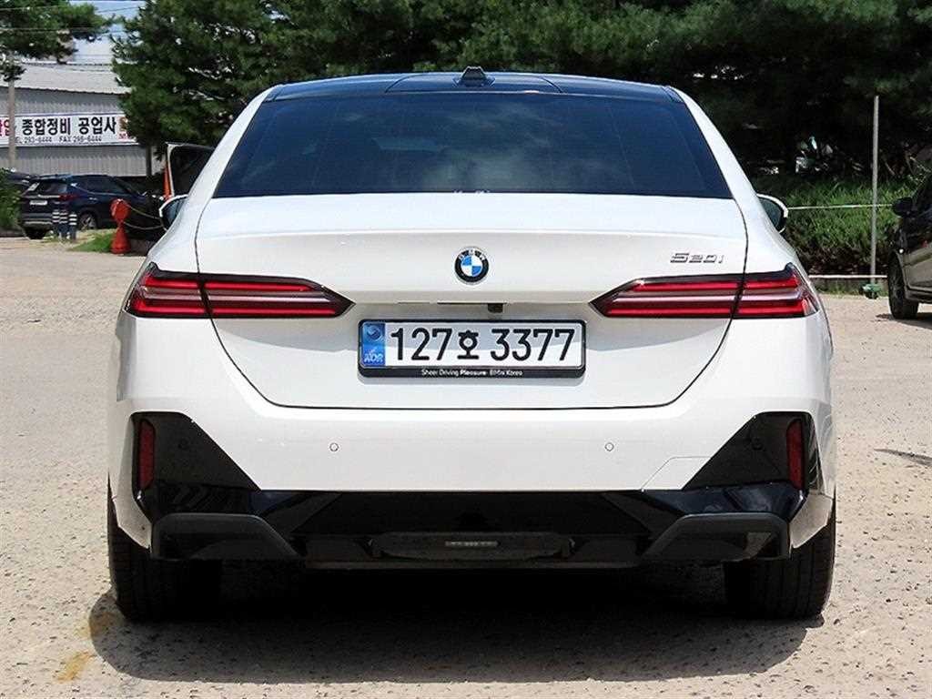 BMW 5시리즈 5시리즈 (G60) 520i M 스포츠 이미지 4