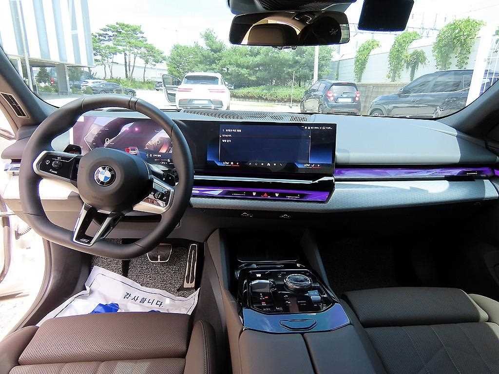 BMW 5시리즈 5시리즈 (G60) 520i M 스포츠 이미지 7