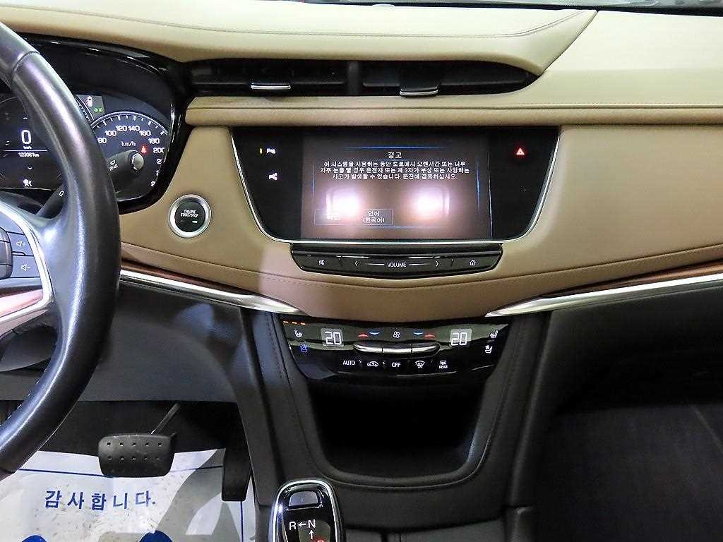 캐딜락 XT5 3.6 플래티넘 AWD 이미지 11