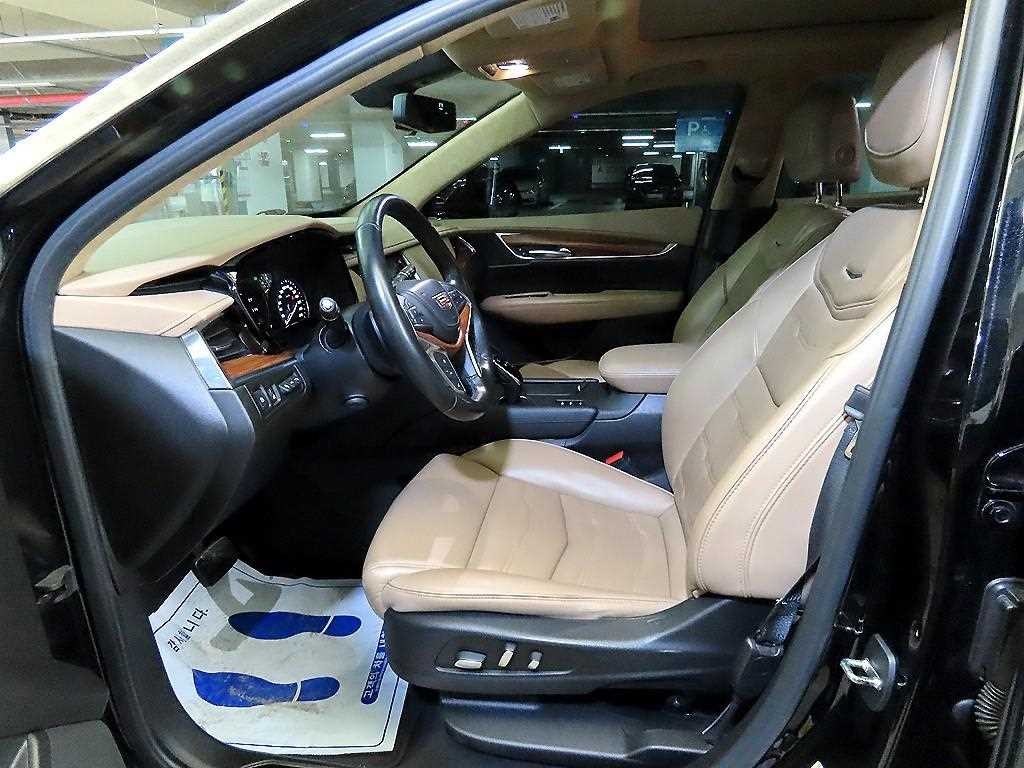 캐딜락 XT5 3.6 플래티넘 AWD 이미지 6