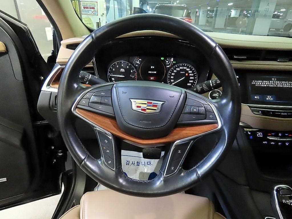 캐딜락 XT5 3.6 플래티넘 AWD 이미지 8