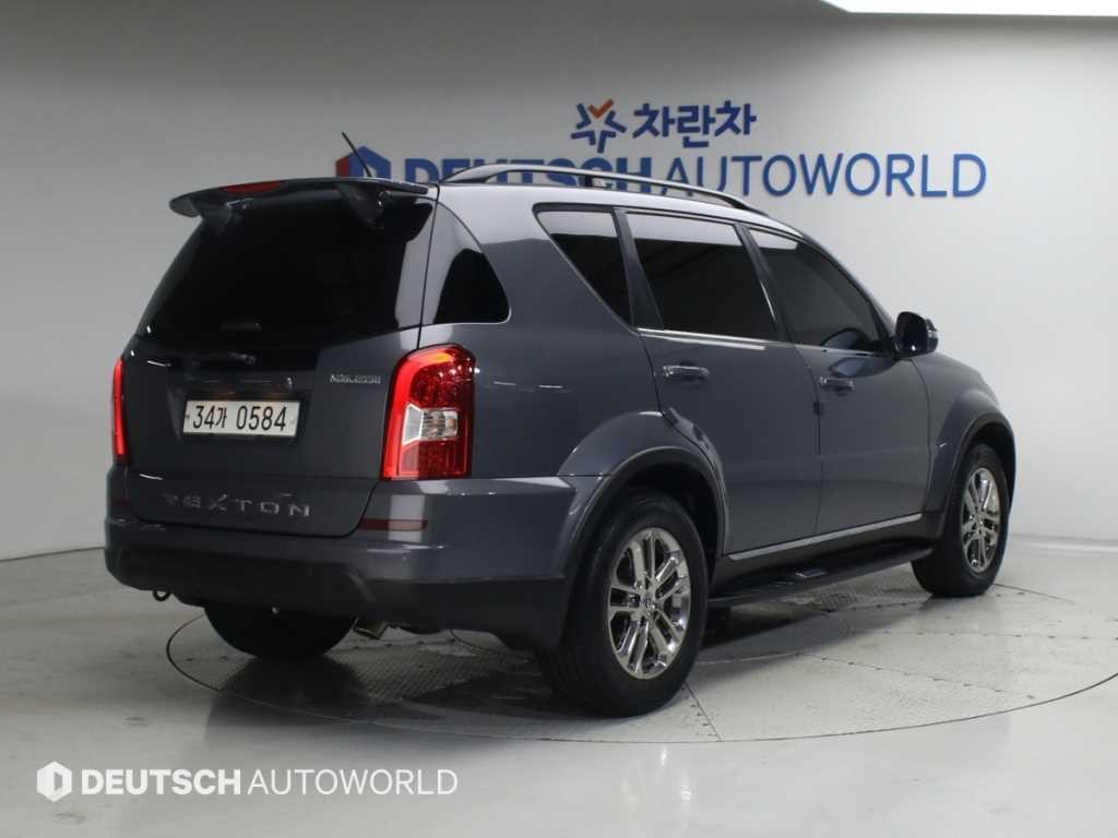 KG모빌리티(쌍용) 렉스턴 렉스턴W 2.0  4WD RX7 럭셔리 이미지 2