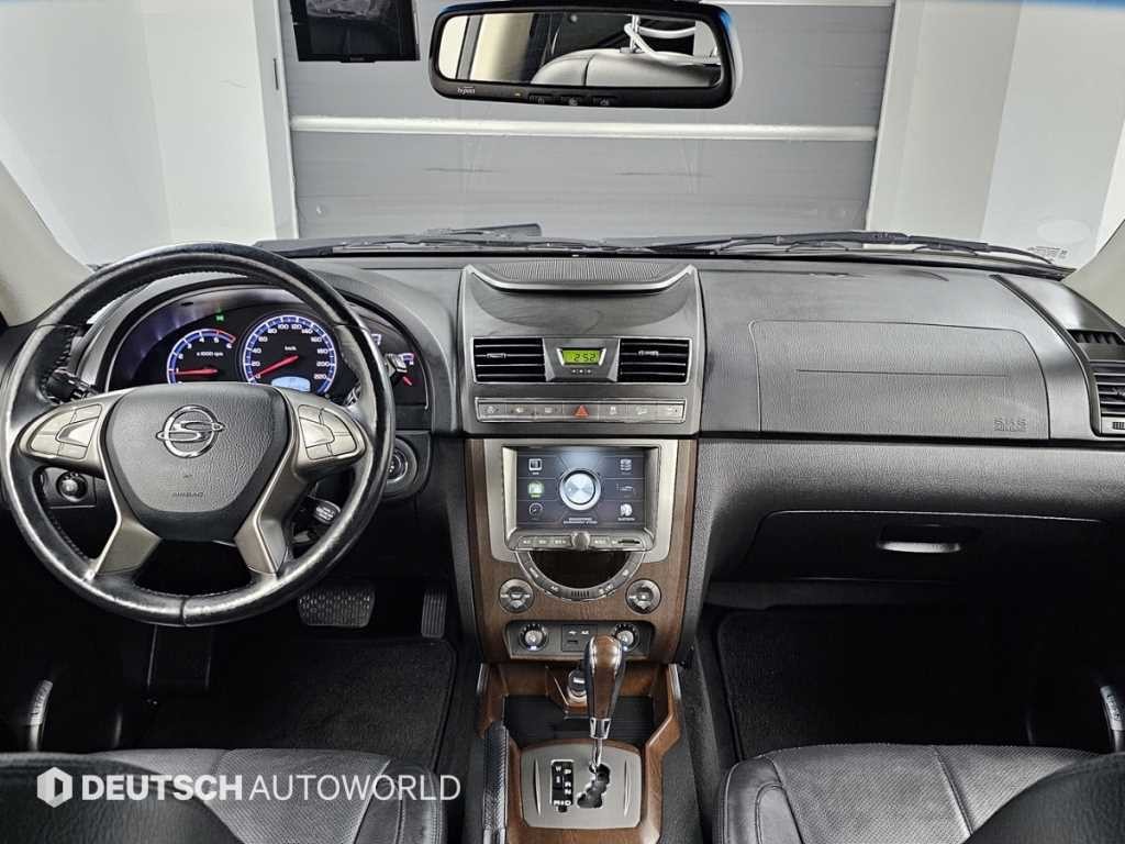 KG모빌리티(쌍용) 렉스턴 렉스턴W 2.0  4WD RX7 럭셔리 이미지 7