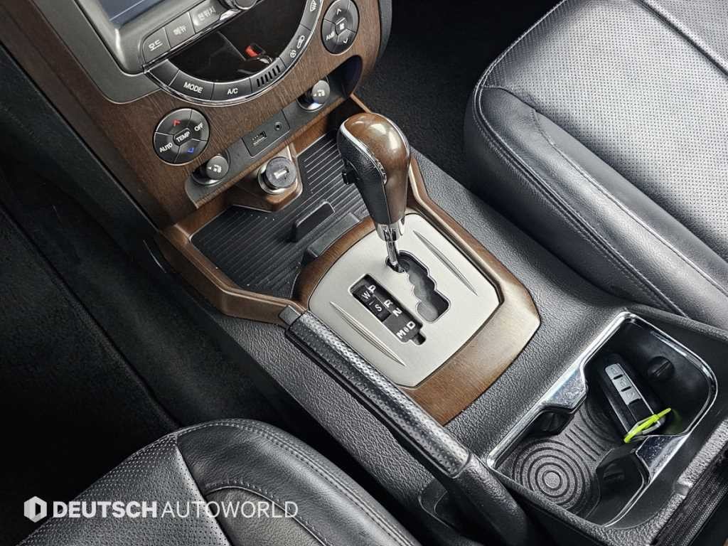 KG모빌리티(쌍용) 렉스턴 렉스턴W 2.0  4WD RX7 럭셔리 이미지 9