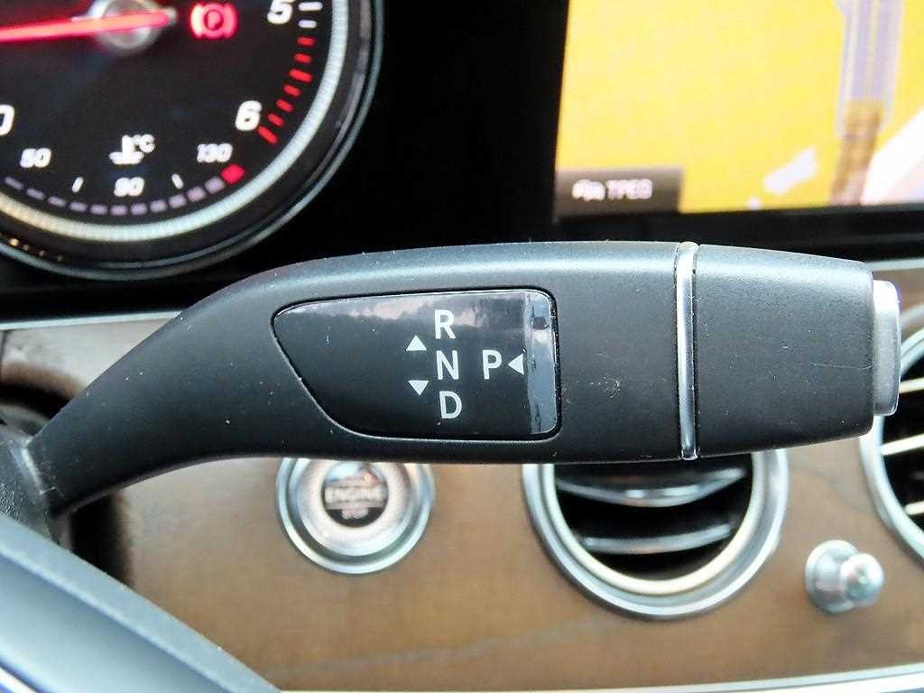 벤츠 E 클래스 E-클래스 W213 E220d 익스클루시브 이미지 11