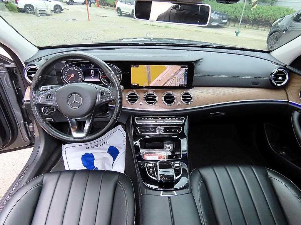 벤츠 E 클래스 E-클래스 W213 E220d 익스클루시브 이미지 7