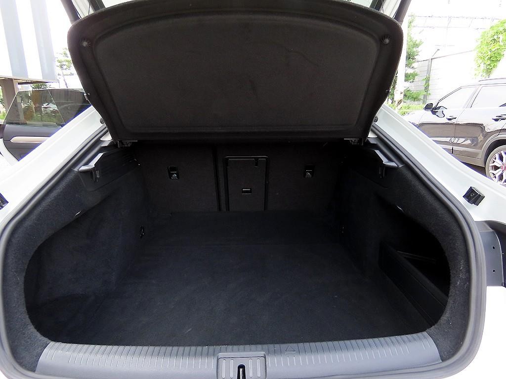 폭스바겐 아테온 2.0 TDI 프레스티지 이미지 17