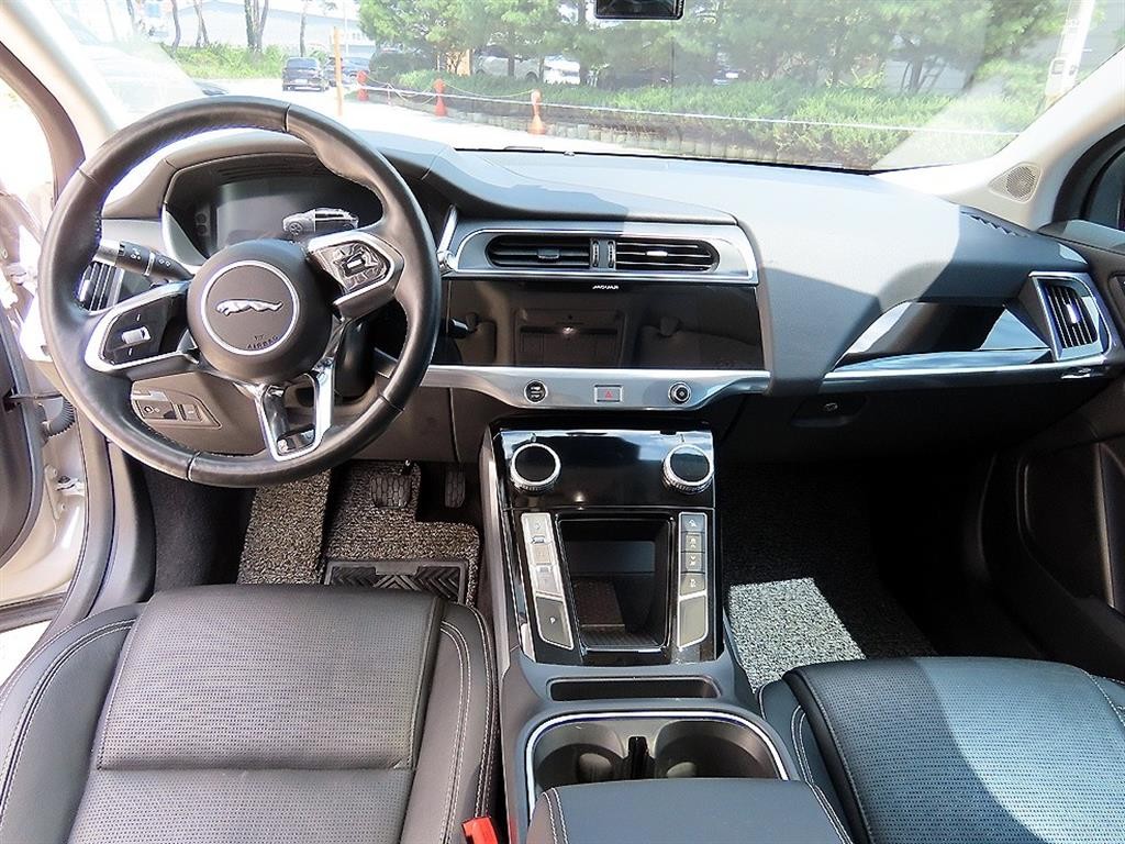 재규어 I-PACE EV400 SE 이미지 7