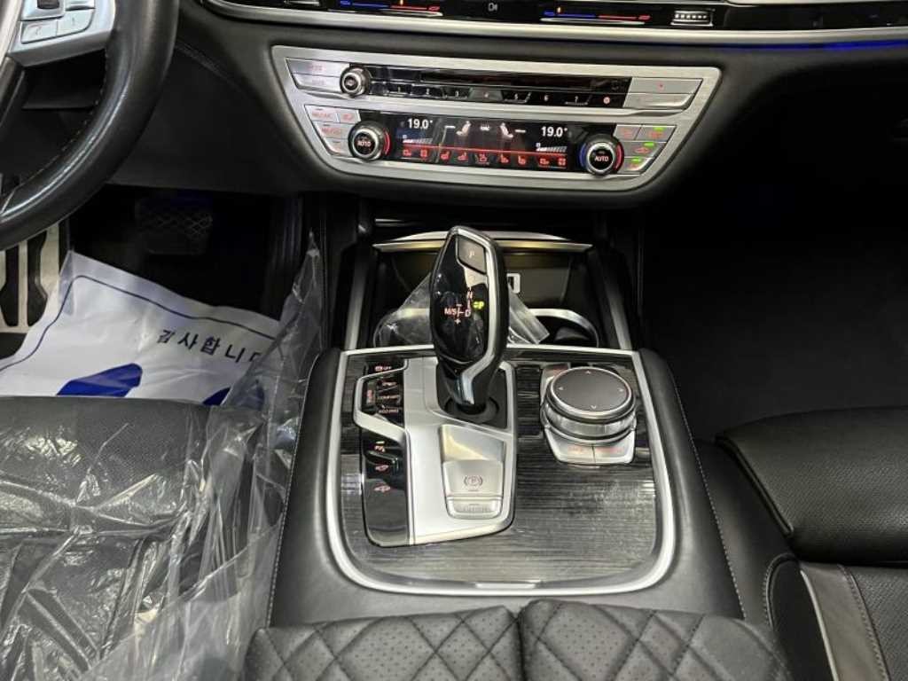BMW 7시리즈 7시리즈 (G11) 740d xDrive M 스포츠 이미지 10