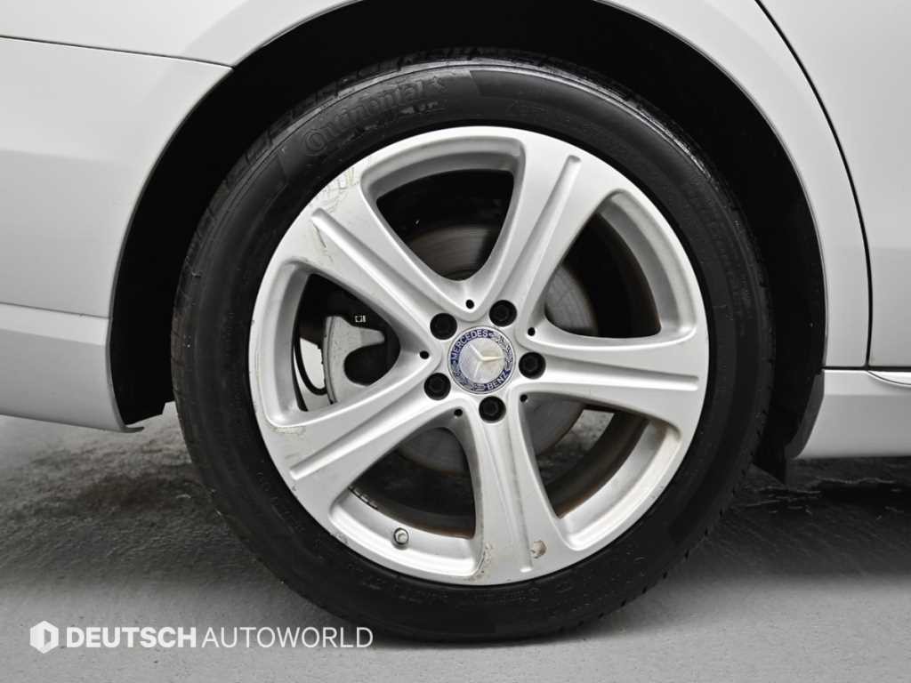 벤츠 E 클래스 E-클래스 W213 E220d 4MATIC 익스클루시브 이미지 5