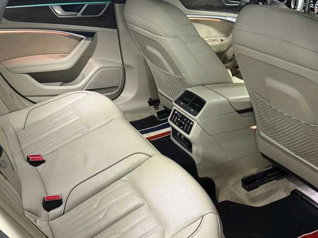 아우디 A7 A7 (4K) 50 TDI 콰트로 프리미엄 이미지 5