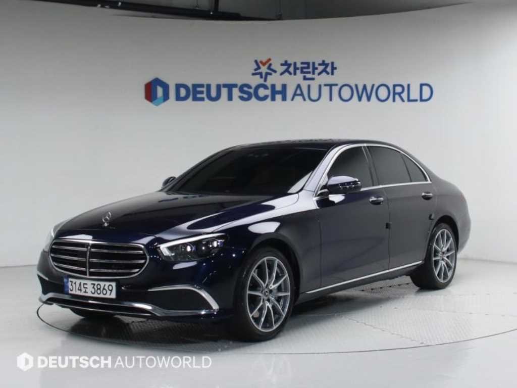 벤츠 E 클래스 E-클래스 W213 E300e 4MATIC 익스클루시브 이미지 1