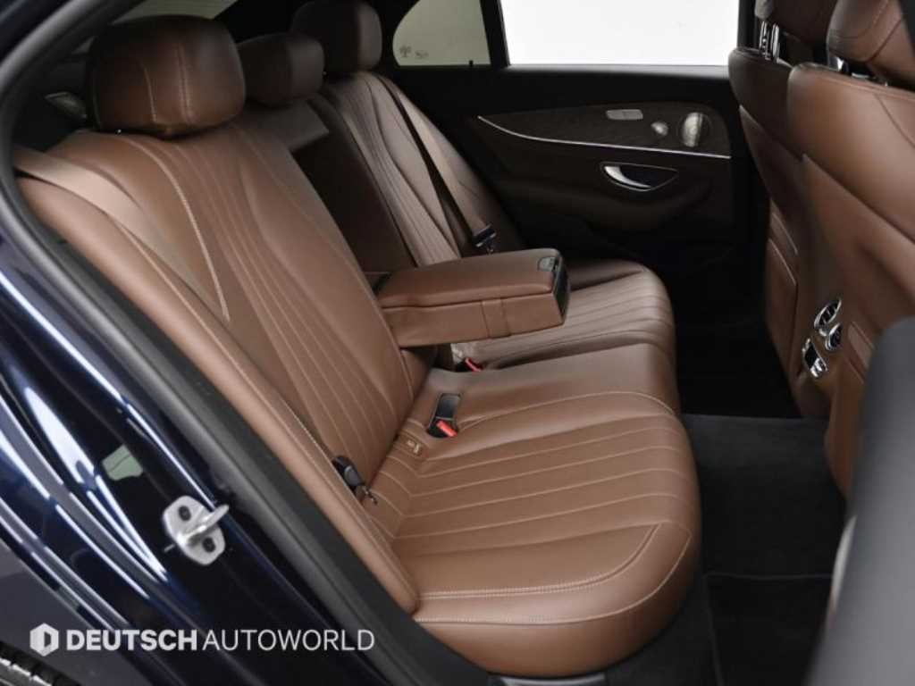 벤츠 E 클래스 E-클래스 W213 E300e 4MATIC 익스클루시브 이미지 12