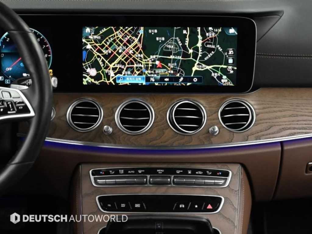 벤츠 E 클래스 E-클래스 W213 E300e 4MATIC 익스클루시브 이미지 14