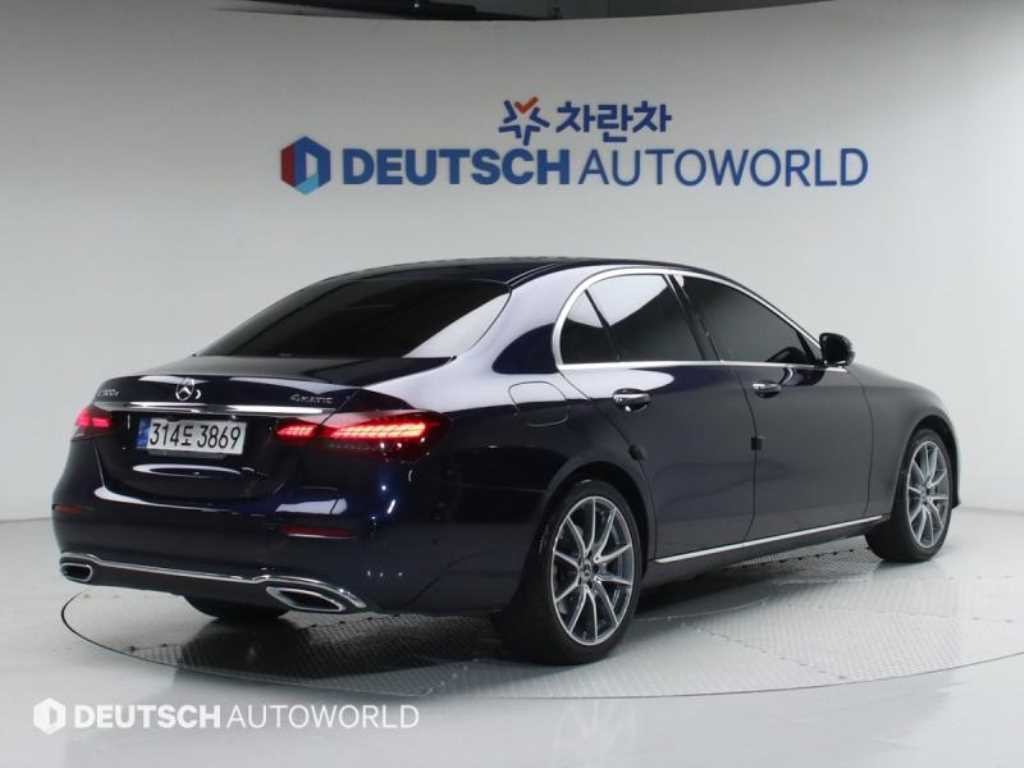 벤츠 E 클래스 E-클래스 W213 E300e 4MATIC 익스클루시브 이미지 2