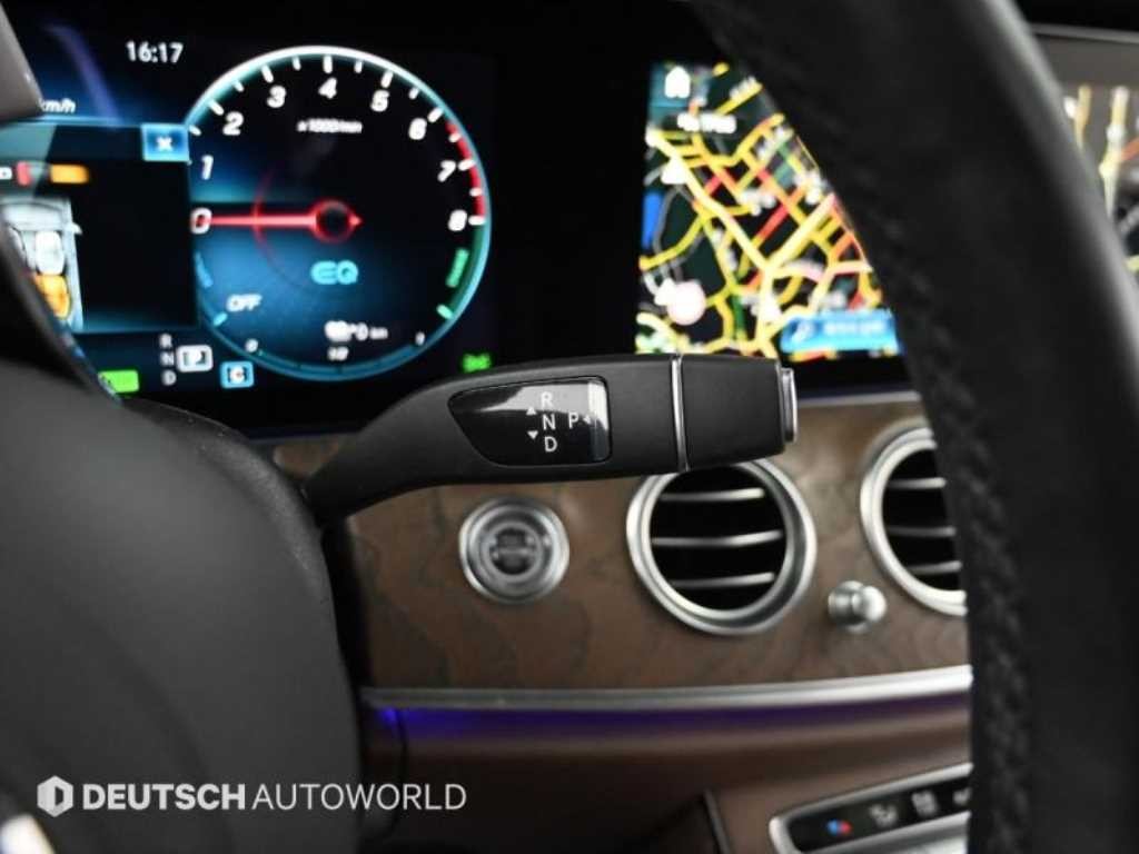 벤츠 E 클래스 E-클래스 W213 E300e 4MATIC 익스클루시브 이미지 9